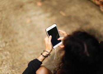 Насколько вы зависимы от телефона и соцсетей?